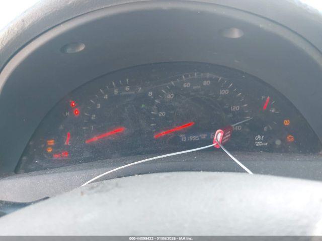 Toyota Camry Le Image 7