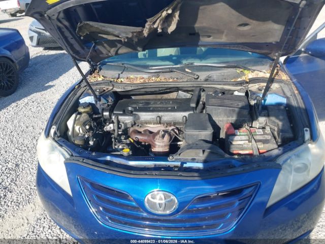 Toyota Camry Le Image 11