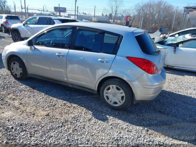 Nissan Versa 1.8s Image 3