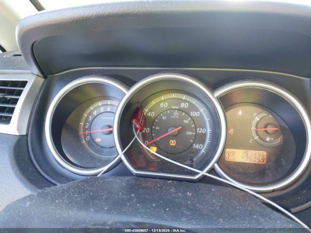 Nissan Versa 1.8s Image 6