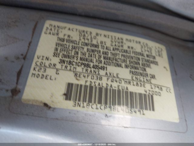 Nissan Versa 1.8s Image 11