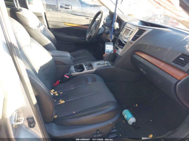 Subaru Outback 2.5i Limited Image 8