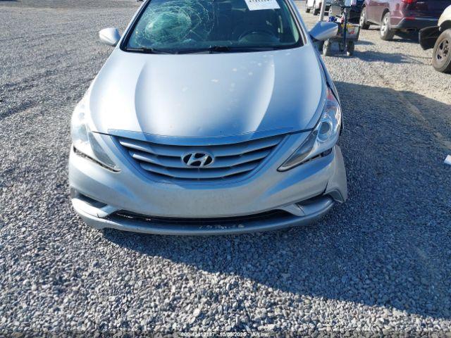 Hyundai SONATA Gls Image 12