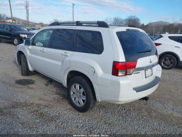 Mitsubishi Endeavor Image 7