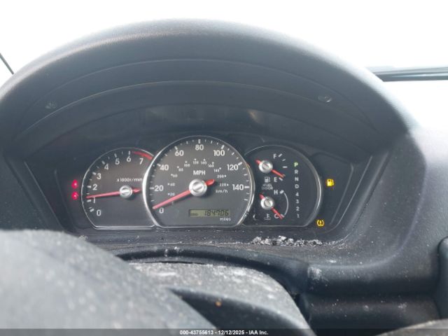 Mitsubishi Endeavor Image 6