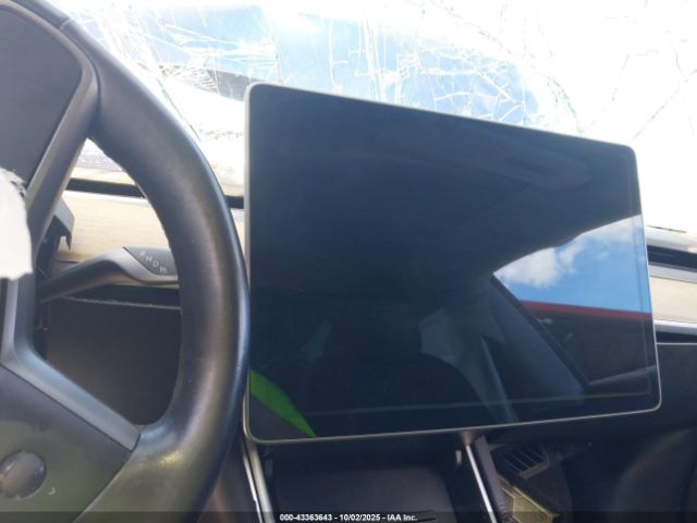 Tesla Model 3 Image 9