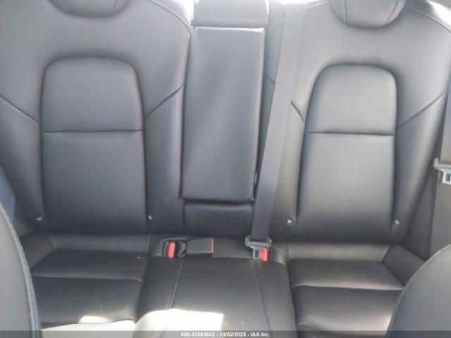 Tesla Model 3 Image 5