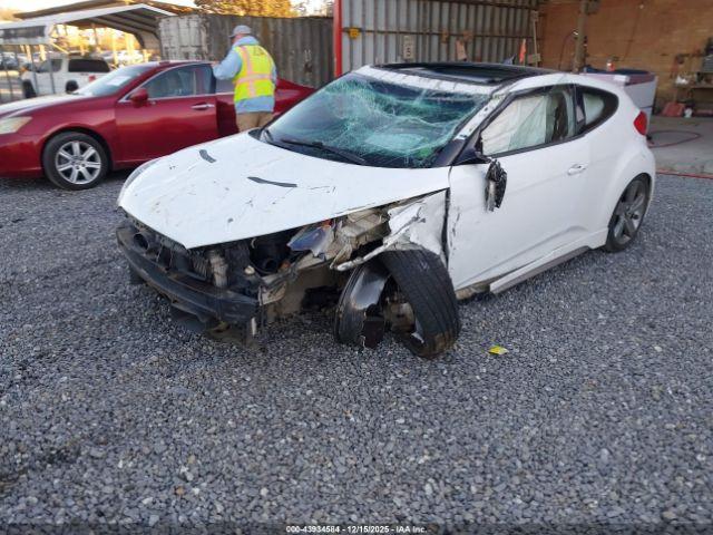 Hyundai VELOSTER Image 10