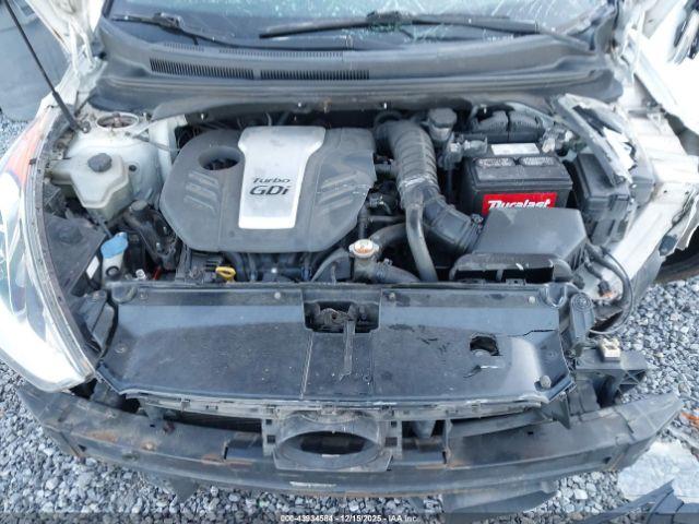 Hyundai VELOSTER Image 8