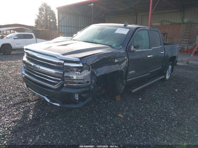 Chevrolet Silverado 1500 High Country Image 2