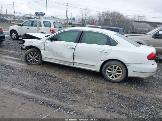 Volkswagen Passat 1.8t S Image 11