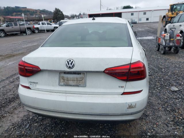 Volkswagen Passat 1.8t S Image 10