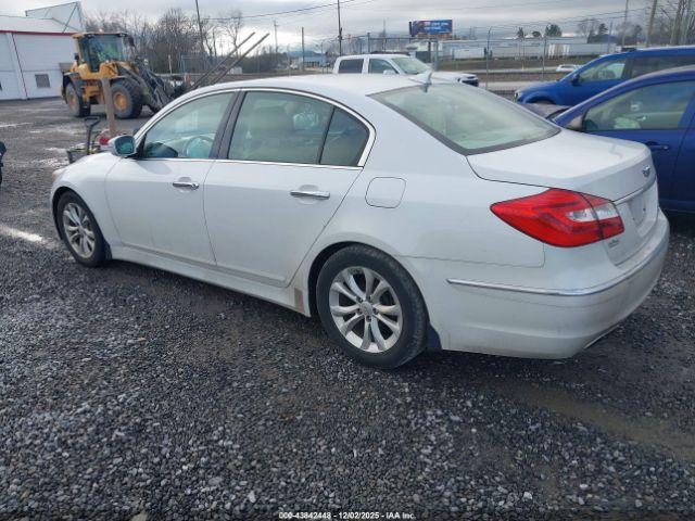 Hyundai Genesis 3.8 Image 7