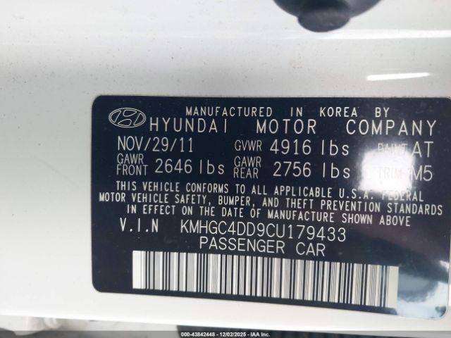Hyundai Genesis 3.8 Image 9