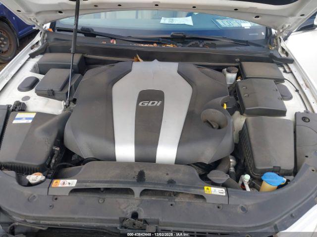 Hyundai Genesis 3.8 Image 10