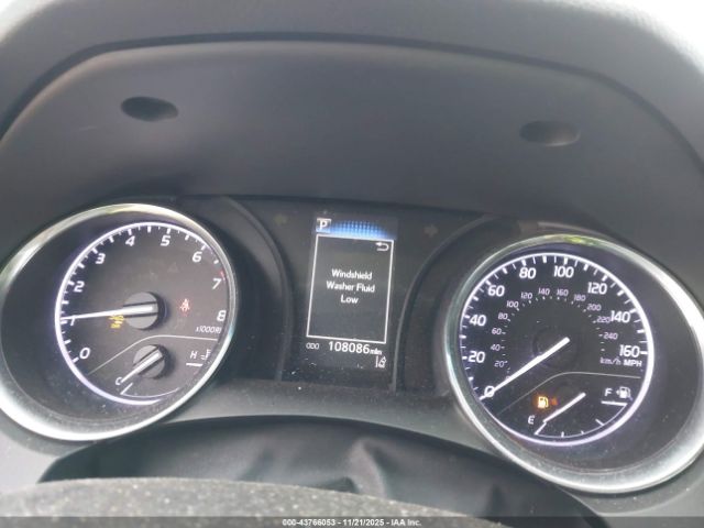 Toyota Camry Le Image 4