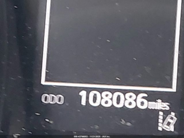 Toyota Camry Le Image 15