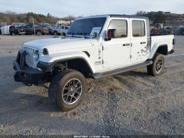 Jeep Gladiator Overland 4x4 Image 6