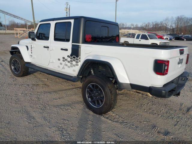 Jeep Gladiator Overland 4x4 Image 16