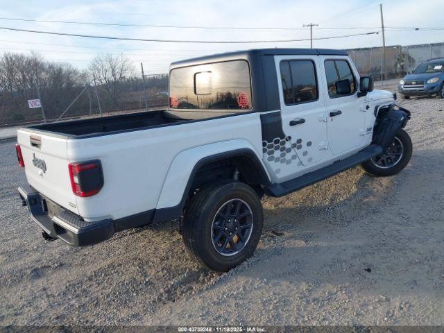 Jeep Gladiator Overland 4x4 Image 2