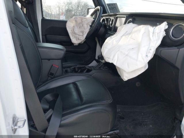 Jeep Gladiator Overland 4x4 Image 7