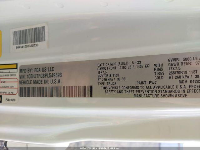 Jeep Gladiator Overland 4x4 Image 5