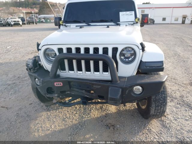 Jeep Gladiator Overland 4x4 Image 13