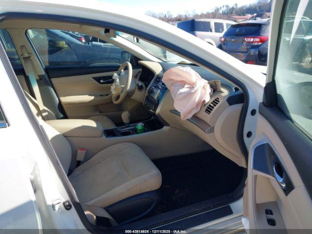 Nissan Altima 2.5 S Image 2