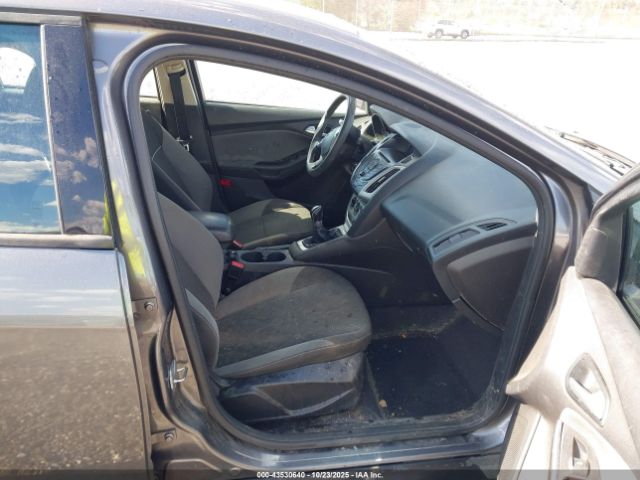 Ford Focus Se Image 11