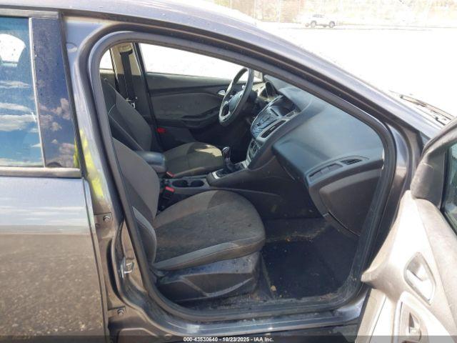 Ford Focus Se Image 11