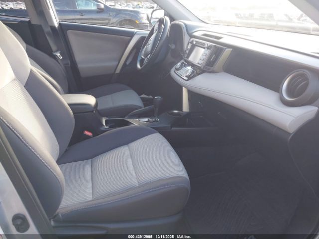 Toyota RAV4 Xle Image 5