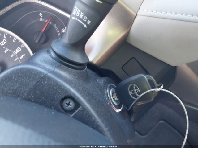 Toyota RAV4 Xle Image 9