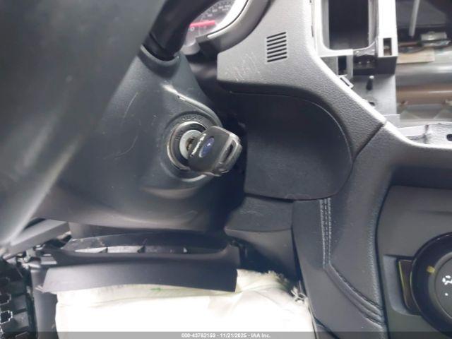 Subaru Crosstrek 2.0i Premium Image 13