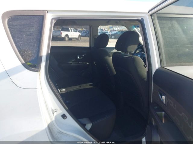 Kia Soul + Image 15