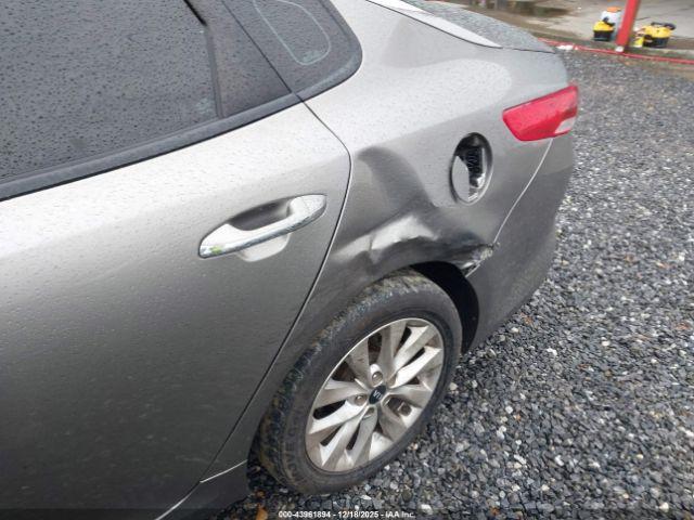 Kia Optima Lx Image 13