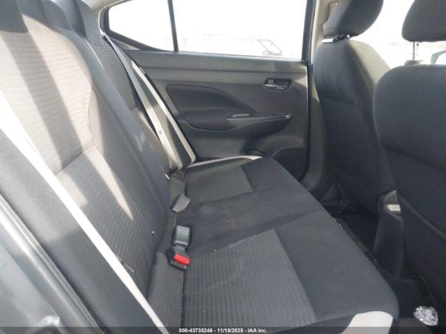 Nissan Versa Sv Xtronic Cvt Image 8