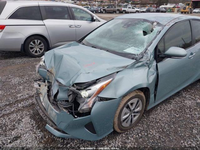 Toyota Prius Two Image 14