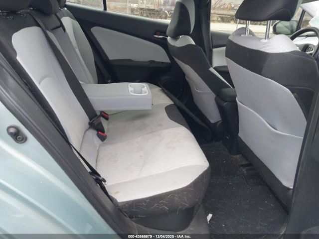 Toyota Prius Two Image 7