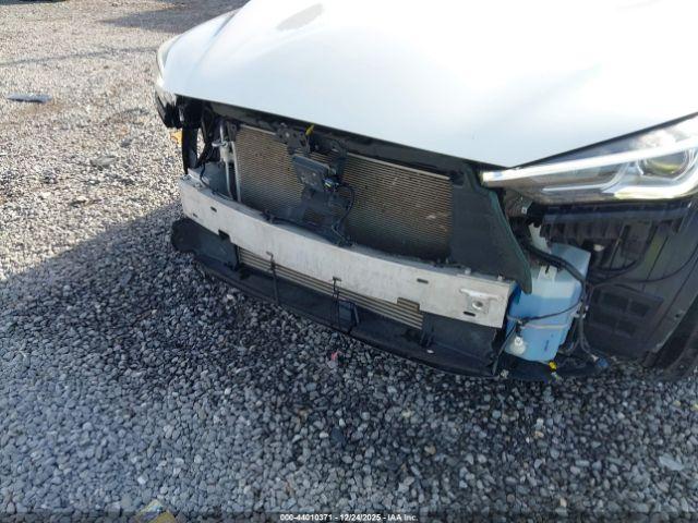 INFINITI Qx Essential Image 5