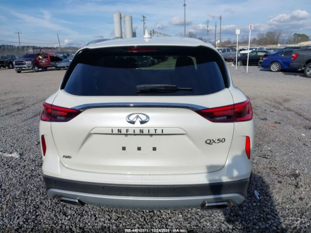 INFINITI Qx Essential Image 11