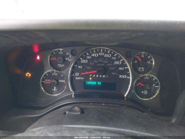 Chevrolet Express 4500 Image 13