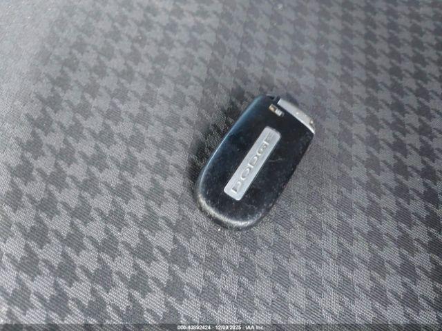 Dodge Challenger Sxt Image 9