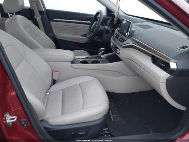 Nissan Altima 2.5 Platinum Image 3