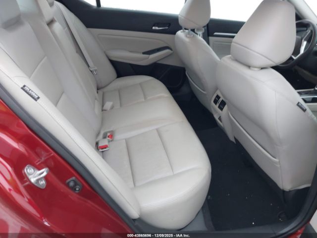 Nissan Altima 2.5 Platinum Image 5