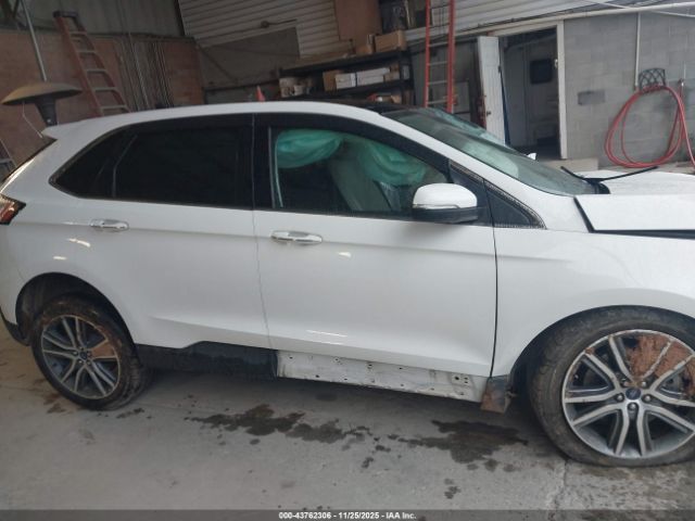 Ford Edge Titanium Image 15