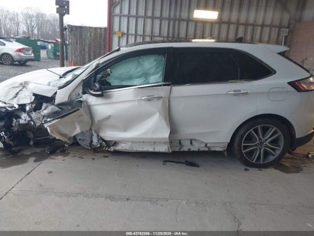 Ford Edge Titanium Image 16